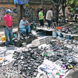 De compras por El Baratillo