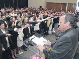 Jesús Zambrano, presidente del PRD, en la toma de protesta a los 200 candidatos a legisladores. NTX  /