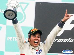 El tapatío dedicó el lugar a su perrita muerta, a Slim, a Dios y a su familia. EFE  /