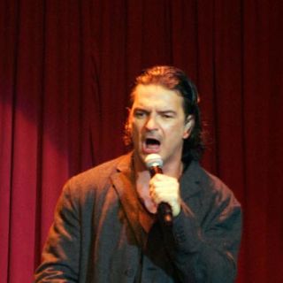 Ofrece Arjona ''show'' romántico en la Arena Ciudad de México