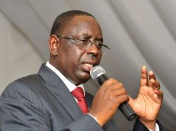 El recién elegido presidente de Senegal, Macky Sall pronuncia su discurso de victoria en el Dakar. AFP  /