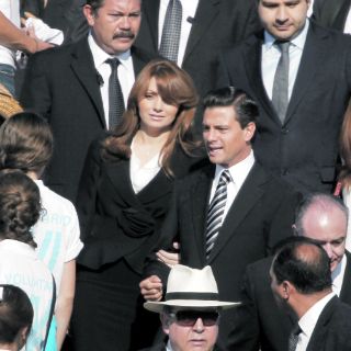 Miles de devotos coinciden con quienes buscan el voto