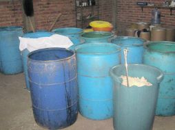 La localización del narcolaboratorio en Tlajomulco permitió el aseguramiento de sustancias para la fabricación de alcaloides.  /