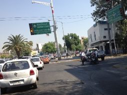 En el cruce de las avenida Federalismo e Hidalgo se encuentra uno de los cortes a la vialidad.  /