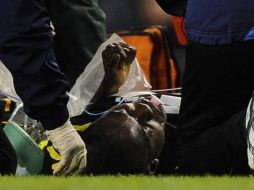 El congoleño Fabrice Muamba, de Bolton, se desvaneció en el partido contra el Tottenham en los cuartos de final de la FA Cup. EFE  /