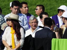 Andrés Manuel López Obrador ha dicho que quiere tener contacto con la gente sin equipo de seguridad. ARCHIVO  /