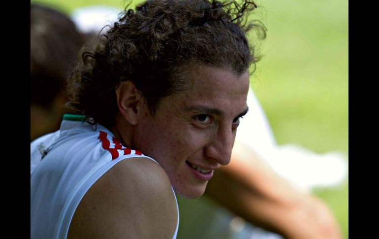 El centrocampista explicó que su intención es dejar el Deportivo, al que llegó en la temporada 2007-08 procedente del Atlas. MEXSPORT  /