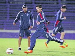 Chivas reconoció ayer la cancha del Estadio “Luis Franzini”, casa del rival en turno, Defensor Sporting. ESPECIAL  /