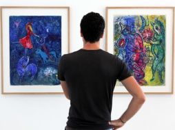 En la foto: Exposición de grabados de Marc Chagall, quien muriera un 28 de marzo de 1985. ARCHIVO  /