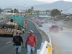 Así luce ya el paso a desnivel de Camino Real de Colima, rumbo al Periférico Sur.  /