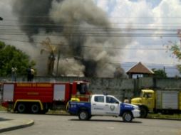 Fotografía del sitio del incendio difundida en Twitter por el usuario  @gabogiron1987. ESPECIAL  /