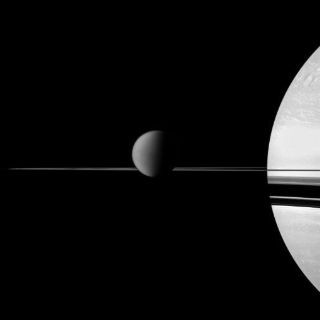 Vapor de luna de Saturno es igual de salino que mares terrestres