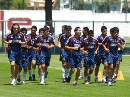 Chivas entrenará mañana a las cinco de la tarde, para darles oportunidad a los jugadores que se repongan del largo viaje.  /