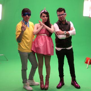 Expresan fans apoyo a Belanova, tras ser acusado de plagio