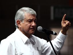 El político tabasqueño se pronunció también a favor de reducir a la mitad los sueldos de altos funcionarios. AFP  /