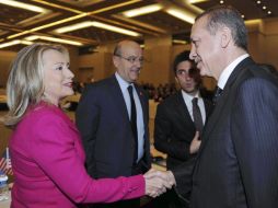 La secretaria de Estado, Hillary Rodham Clinton durante la cumbre Los Amigos de Siria. EFE  /