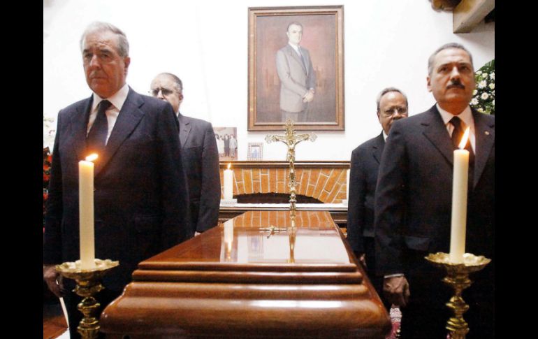 Beltrones, Sepúlveda y Herzog montan guardia durante el velatorio del expresidente Miguel de la Madrid. EL UNIVERSAL  /