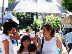 La falta de aplicación de protección solar para niños podrían ser causantes de este incremento. ARCHIVO  /