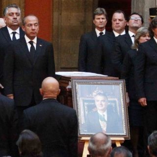 Calderón reconoce entrega de Miguel De la Madrid