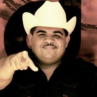 Premian a Chuy Lizárraga por su tema ''Pistear, pistear, pistear''