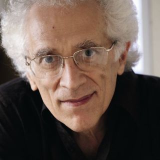 Nuevo libro de Todorov examina una democracia ''enferma de desmesura''