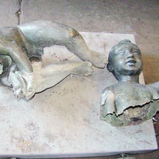 Roban y recuperan escultura del “niño meón”