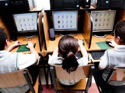 El informe explora las causas y consecuencias de vivir en un ambiente en el que Internet es accesible e inmediato. ARCHIVO  /