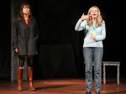 Los actores chilenos coincidieron en que los festivales son importantes para estimular la asistencia del público al teatro. EFE  /