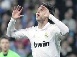Kaká sigue haciendo goles con el Real Madrid; ayer anotó el segundo en la goleada al Apoel de Chipre. AP  /