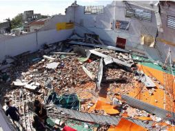 Los fuertes vientos causaron el destrozo total de este gimnasio en Buenos Aires. REUTERS  /