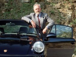 Ferdinand Alexander Porsche junto a un Porsche 911 Carrera. AP - Porsche AG  /