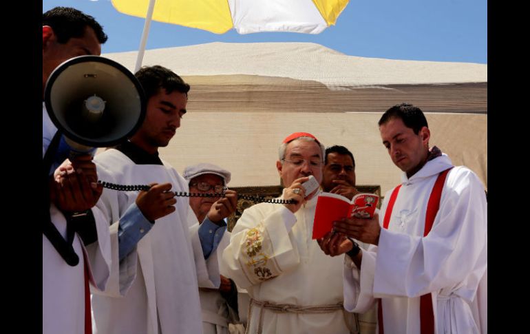 Durante la misa celebrada por el Cardenal Francisco Robles, en el cerro donde se ubica el Santuario de los Mártires, en Tlaquepaque.  /