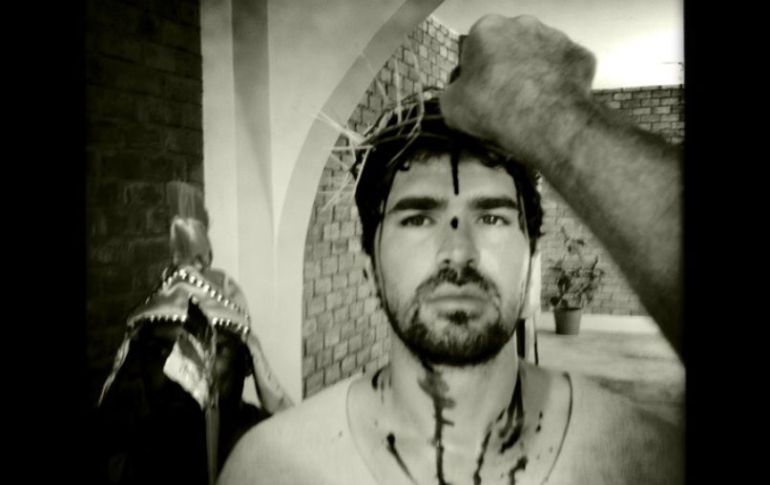 El galán de telenovelas publicó las fotografías de la representación a través de su cuenta @Verastegui777. ESPECIAL  /