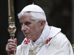 El Sumo Pontífice presidió una misa solemne de vigila pascual en la Basílica de San Pedro. EFE  /