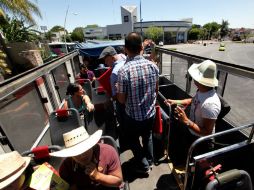 Algunos prefieren fotografiar monumentos, museos y paisajes; a ellos mismos, con turistas extranjeros y con sus amigos.  /