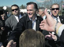 Incluso los contendientes de Mitt Romney por la candidatura presidencial  comienzan a verlo de lejos en la carrera. AP  /