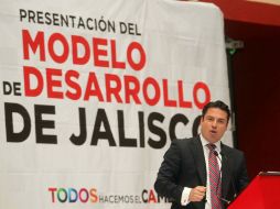 Ante alrededor de 700 personas, en la Cámara Nacional de comercio, el priista presentó su propuesta.  /