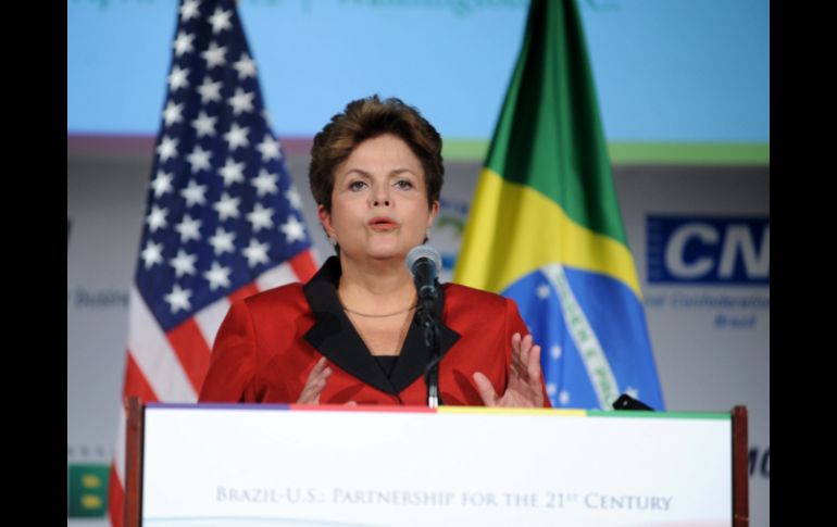 La Presidenta de Brasil, Dilma Rousseff, en la Cámara de Comercio de Estados Unidos en Washington DC. EFE  /