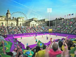 El recinto que fue armado sólo para los Juegos Olímpicos sobre la plaza y tiene cupo para 15 mil personas. ESPECIAL  /