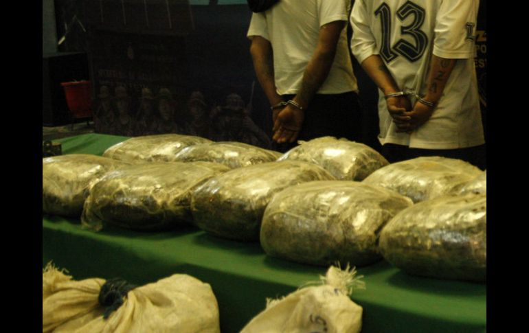 La Oficina de Aduanas de EU señala que muchas personas inocentes han caído en la trampa del narcotráfico. ARCHIVO  /