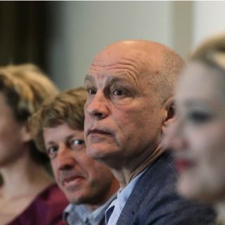 John Malkovich presenta en México 'La comedia Infernal'