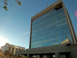 El piso 12 del edificio de la UdeG es la sede de Radio Universidad.  /