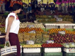 La Profeco identifica a las amas de casa como las que mejores costumbres de consumo inteligente y responsable. ARCHIVO  /