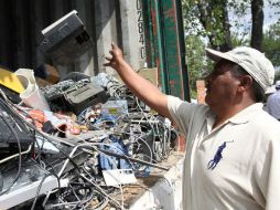 La ciudadanía puede dejar todo tipo de electrónicos como pilas, pantallas de computadoras, CPU, caseteras, DVD, entre otros. ARCHIVO  /