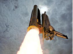 En 1981 se inaugura la era de los transbordadores con el lanzamiento del ''Columbia''. NASA  /