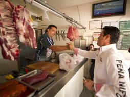 Aristóteles Sandoval visitó el mercado municipal Lázaro Cárdenas y de Atemajac.  /