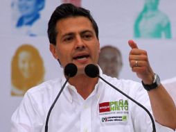 El blanquiazul pide al candidato del PRI los nombres de los notarios públicos que certificaron las obras concluidas. AFP  /