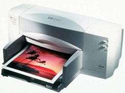 La herramienta permite guardar las imágenes comprimidas en el pc, y no solo imprimir. ARCHIVO  /