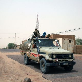Sarkozy dice que se debe impedir un ''estado terrorista'' en Malí