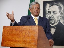 López Obrador recalcó que el desarrollo con empleo y el combate a la desigualdad y la pobreza, permitirían serenar al país. NOTIMEX  /